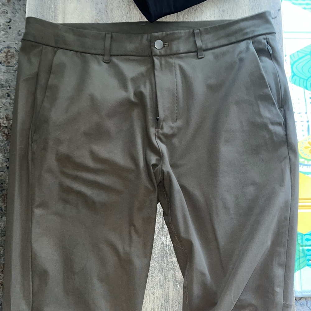 Dark green lulu lemon pants